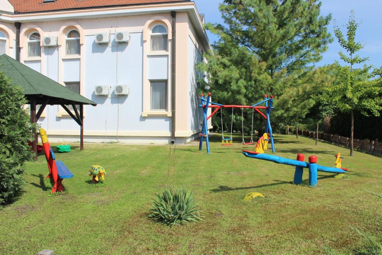 Hotel Prezident Palic Exterior photo